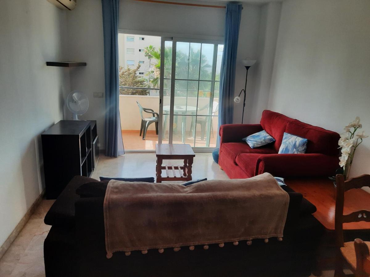 Central 2-Bed Apartment In Estepona Port Exterior photo